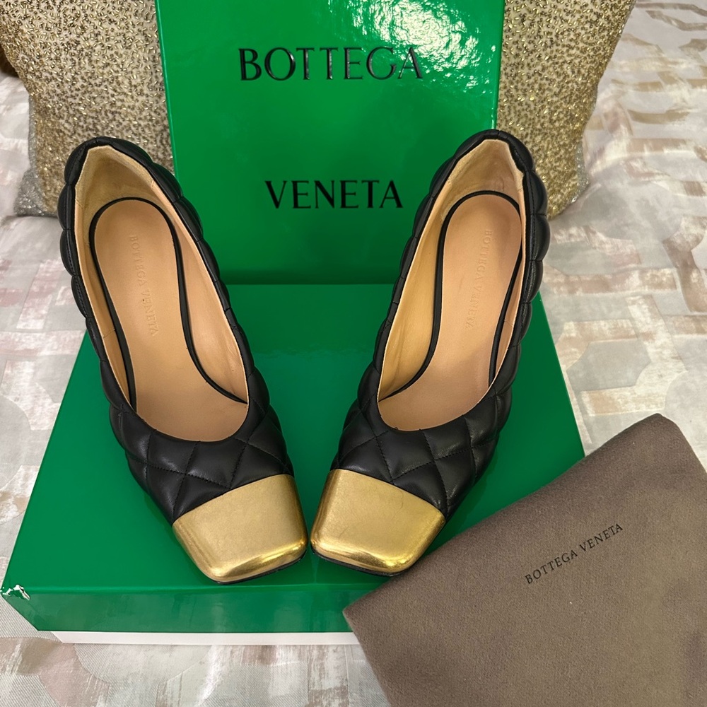 Bottega Veneta Black and Gold Quilted Heels